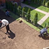 Kako vlastitim rukama izravnati površinu ispod travnjaka u zemlji